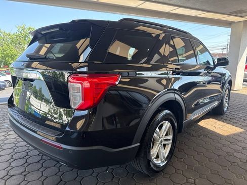 Used 2023 Ford Explorer XLT AWD/4WD image 6