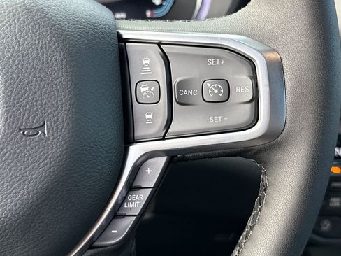 New 2026 RAM 1500 4x4 Crew Cab image 27