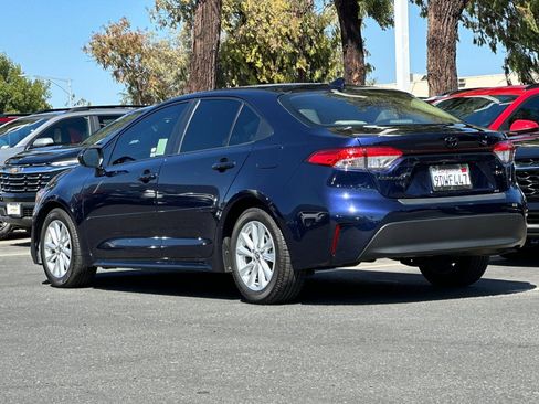 Used 2023 Toyota Corolla LE w/ LE Convenience Package FWD image 7