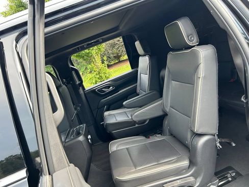 Used 2024 GMC Yukon XL SLT w/ SLT Premium Package RWD image 44