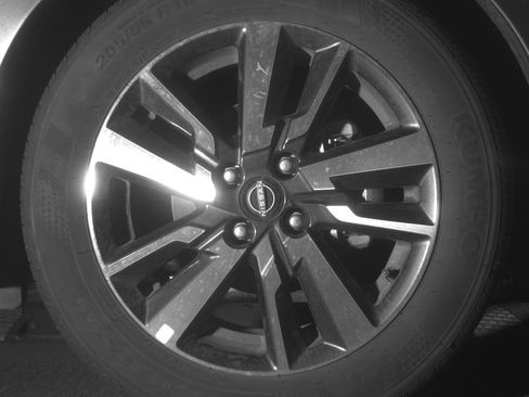 Used 2025 Nissan Versa SV image 13