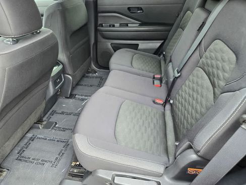 Used 2024 Nissan Pathfinder SV FWD image 13