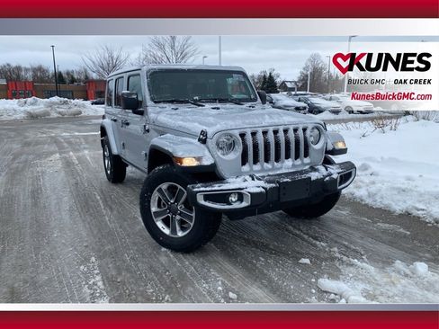 Used 2023 Jeep Wrangler Sahara image 3