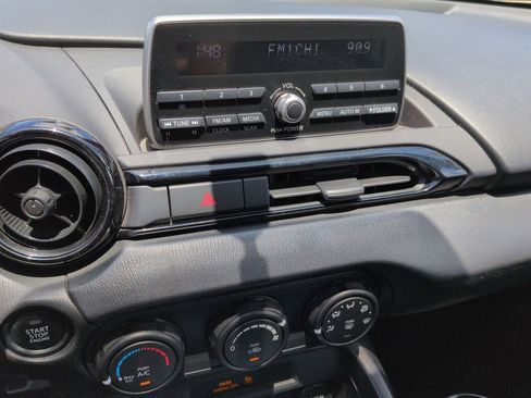 Used 2016 MAZDA MX-5 Miata Sport image 16