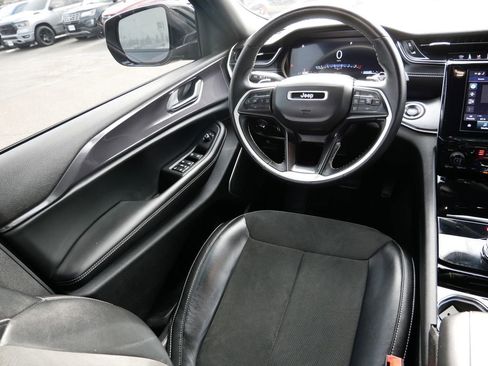 Used 2021 Jeep Grand Cherokee L Laredo image 13