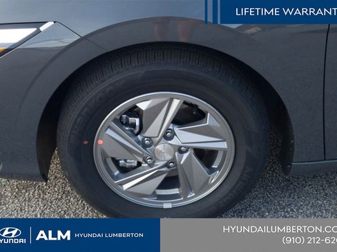 New 2026 Hyundai Elantra SE FWD image 13