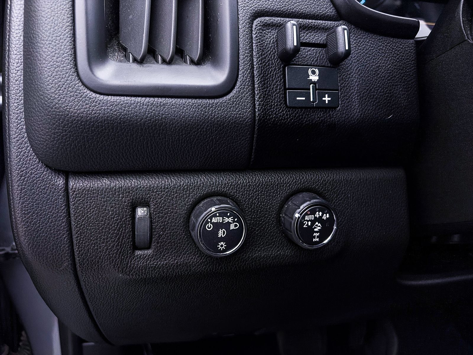 Used 2022 Chevrolet Colorado ZR2 w/ Colorado ZR2 Bison Edition AWD/4WD image 10