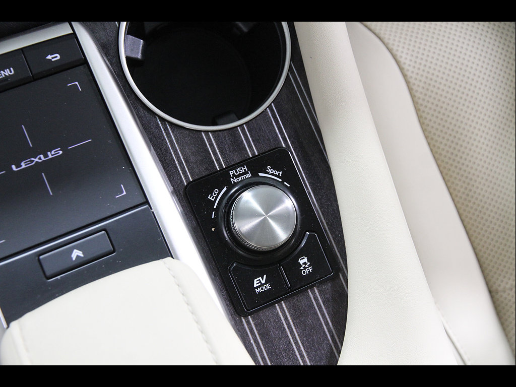 Used 2021 Lexus RX 450hL Luxury w/ Cold Area Package (CK) AWD/4WD image 16