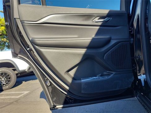 New 2025 Jeep Grand Cherokee L Altitude image 14