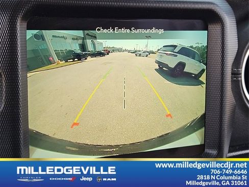 Used 2022 Jeep Wrangler Unlimited Sahara w/ Cold Weather Group image 27