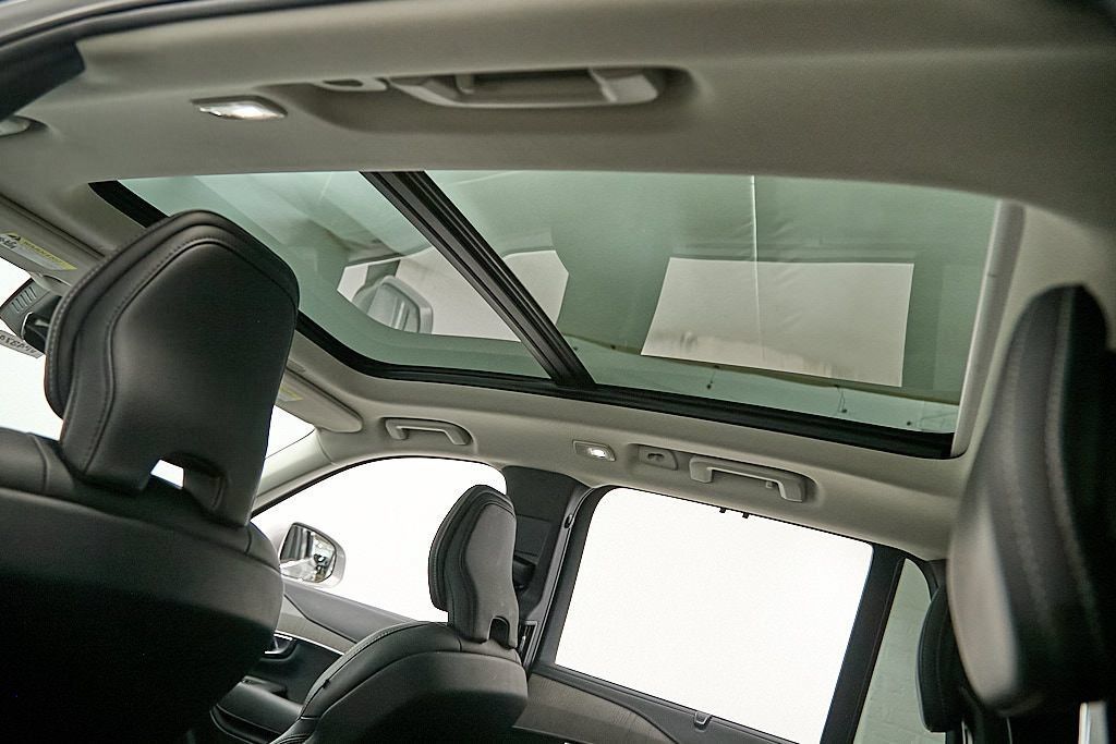 Certified 2024 Volvo XC90 T8 Ultimate w/ Protection Package Premier AWD/4WD image 26