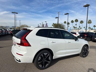 New 2026 Volvo XC60 B5 Plus w/ Climate Package PRO