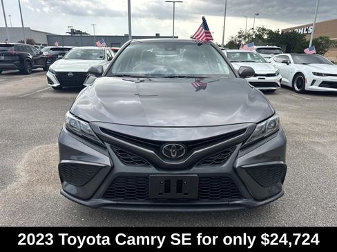 Used 2023 Toyota Camry SE FWD image 2