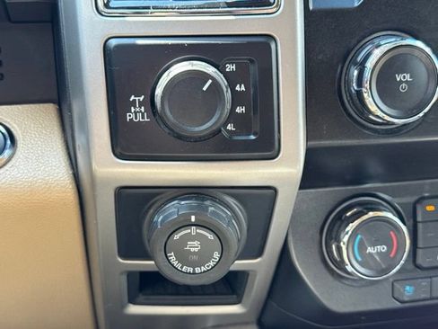 Used 2019 Ford F150 Lariat w/ Trailer Tow Package AWD/4WD image 23