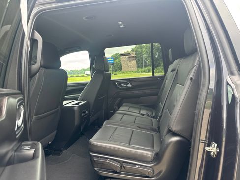 Used 2024 Chevrolet Suburban LT AWD/4WD image 16