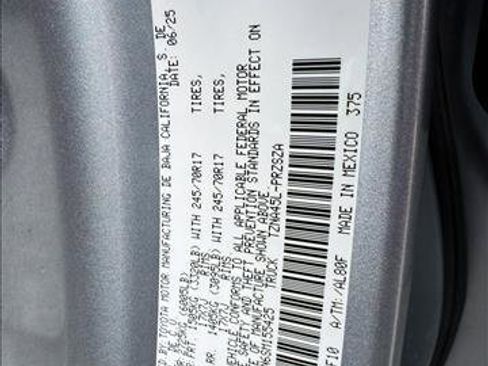 Certified 2025 Toyota Tacoma SR5 AWD/4WD image 22