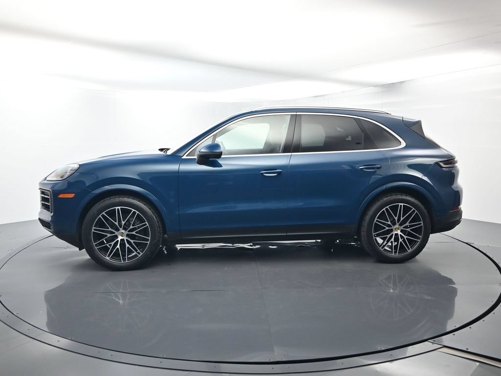 Certified 2024 Porsche Cayenne AWD/4WD image 2