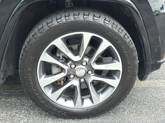 Used 2018 Jeep Grand Cherokee Overland AWD/4WD image 11