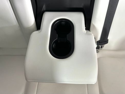 Used 2023 Tesla Model Y Performance AWD/4WD image 32