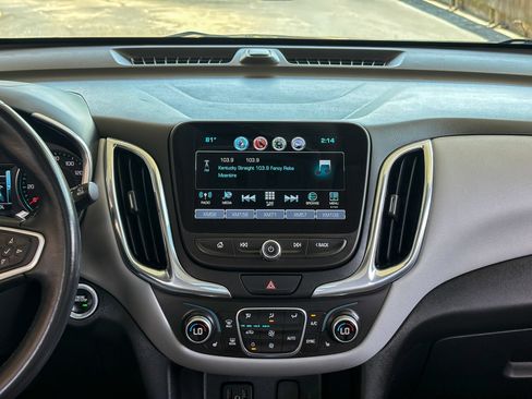 Used 2018 Chevrolet Equinox LT w/ Sun & Infotainment Package FWD image 10