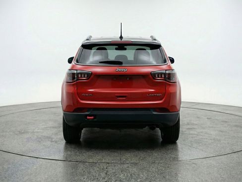 Used 2025 Jeep Compass Trailhawk AWD/4WD image 6