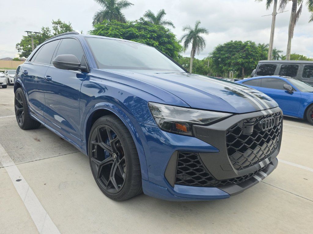 Used 2025 Audi RS Q8 performance w/ Matte Carbon Package AWD/4WD image 4