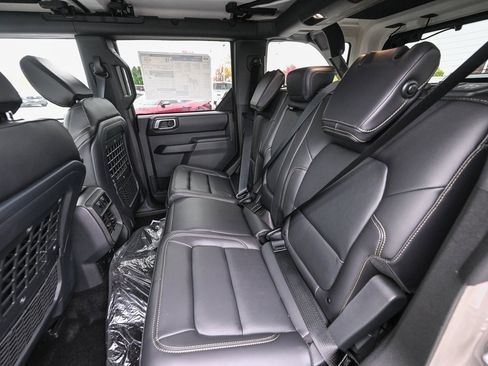 New 2025 Ford Bronco Badlands image 18