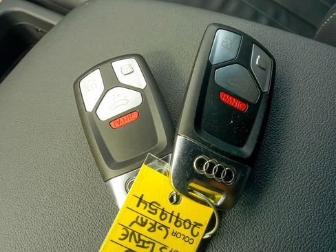 Used 2022 Audi Q5 e Premium w/ Convenience Package image 29