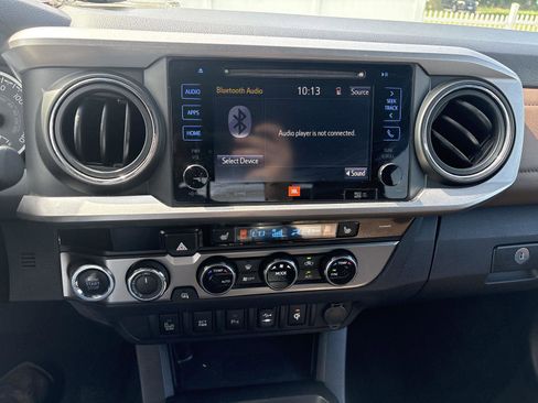 Used 2017 Toyota Tacoma Limited w/ Tow Package AWD/4WD image 20