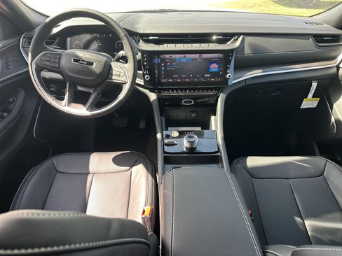 New 2026 Jeep Grand Cherokee L Limited AWD/4WD image 16