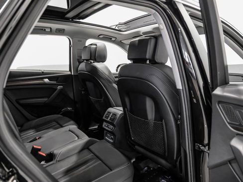 Used 2024 Audi Q5 e Prestige w/ Prestige Package image 41