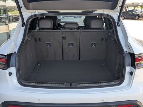 Certified 2026 Porsche Macan AWD/4WD image 22