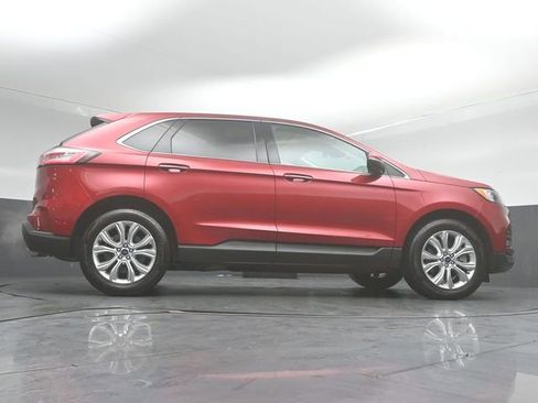 Certified 2022 Ford Edge Titanium w/ Class II Trailer Tow Package image 43