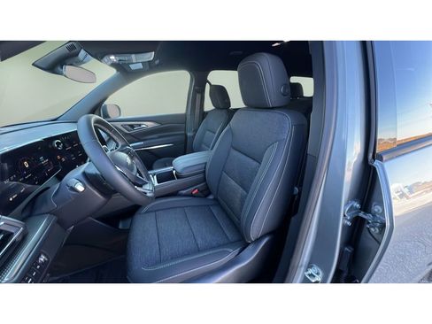 New 2026 Chevrolet Traverse LT image 24