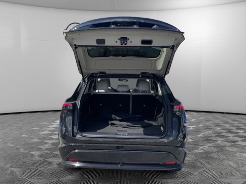 Used 2023 Nissan Ariya AWD image 9