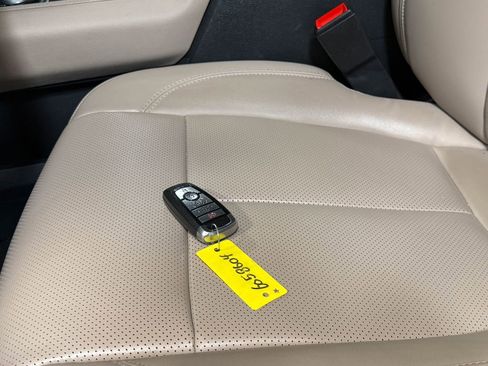 Used 2024 Ford Expedition Max XLT image 20