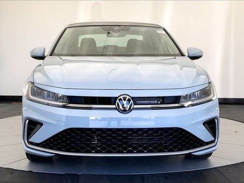 New 2026 Volkswagen Jetta SE image 5