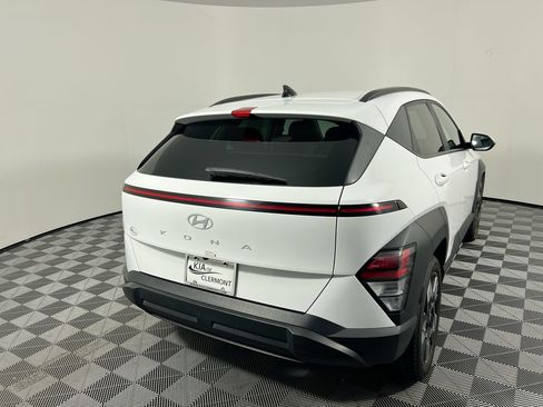 Used 2024 Hyundai Kona SEL FWD image 3
