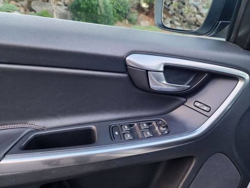 Used 2017 Volvo XC60 T6 Dynamic w/ Climate Package image 39