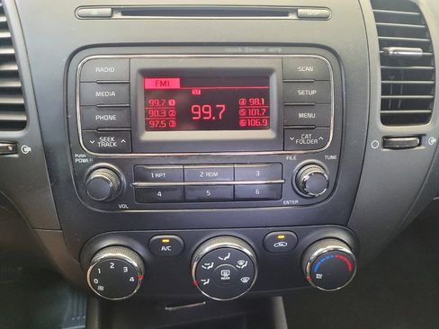 Used 2014 Kia Forte LX FWD image 25