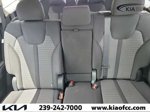 Certified 2025 Kia Sorento LX FWD image 30