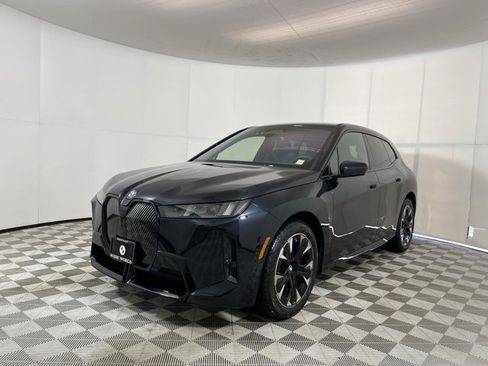 Used 2026 BMW iX xDrive45 w/ M Sport Package image 3