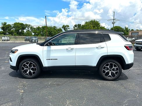 Used 2025 Jeep Compass Limited AWD/4WD image 5
