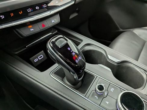 Certified 2025 Cadillac XT4 Premium Luxury FWD image 17