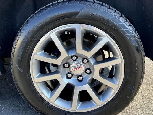 Used 2016 GMC Yukon Denali image 8