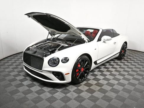 Used 2021 Bentley Continental GT image 11