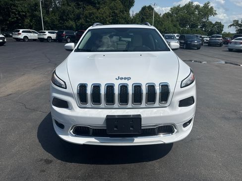 Used 2017 Jeep Cherokee Overland AWD/4WD image 8