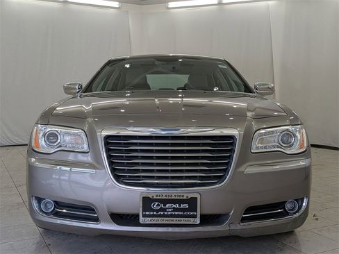 Used 2014 Chrysler 300 C image 3