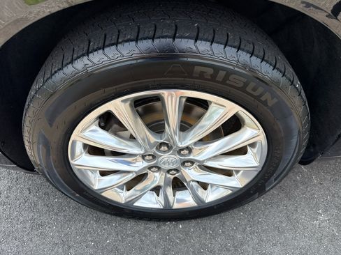 Used 2018 Buick Enclave Premium w/ Experience Buick Package image 32