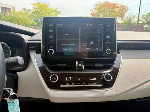 Used 2020 Toyota Corolla LE FWD image 22